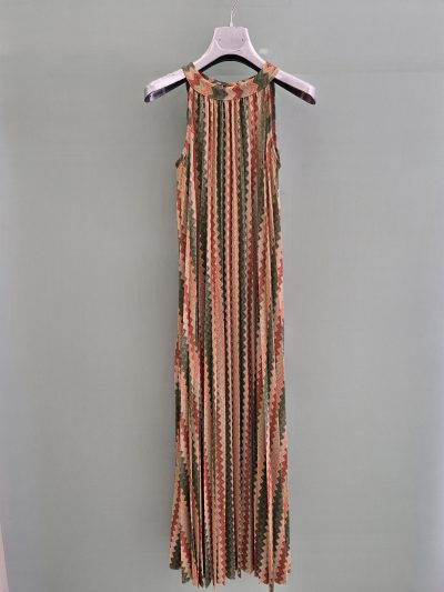 Φόρεμα τύπου missoni με παρτούς ώμους πράσινο